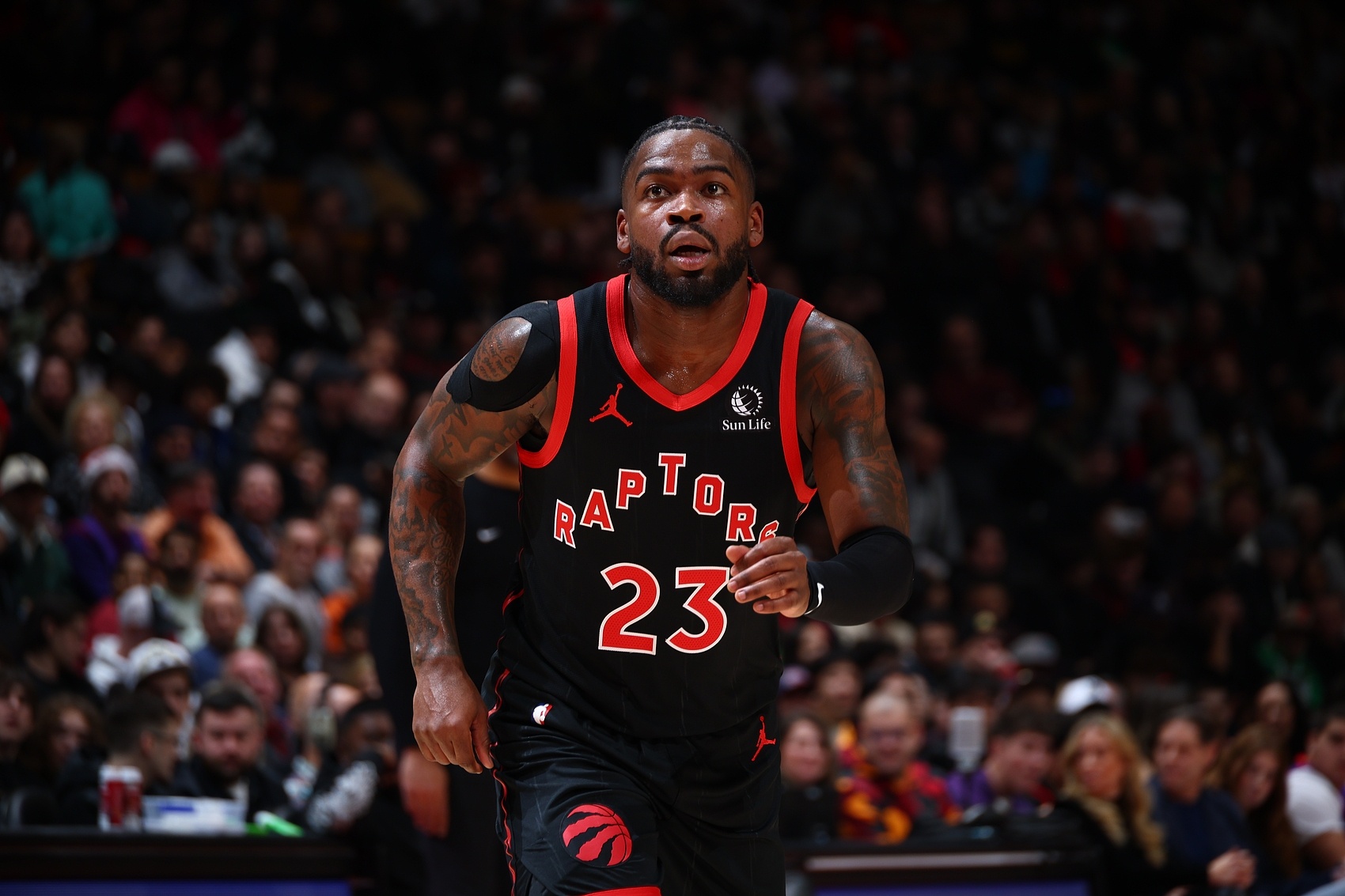 500彩票服务-13助攻生涯新高！谢德：英格拉姆只获得13次出手 这是我的问题