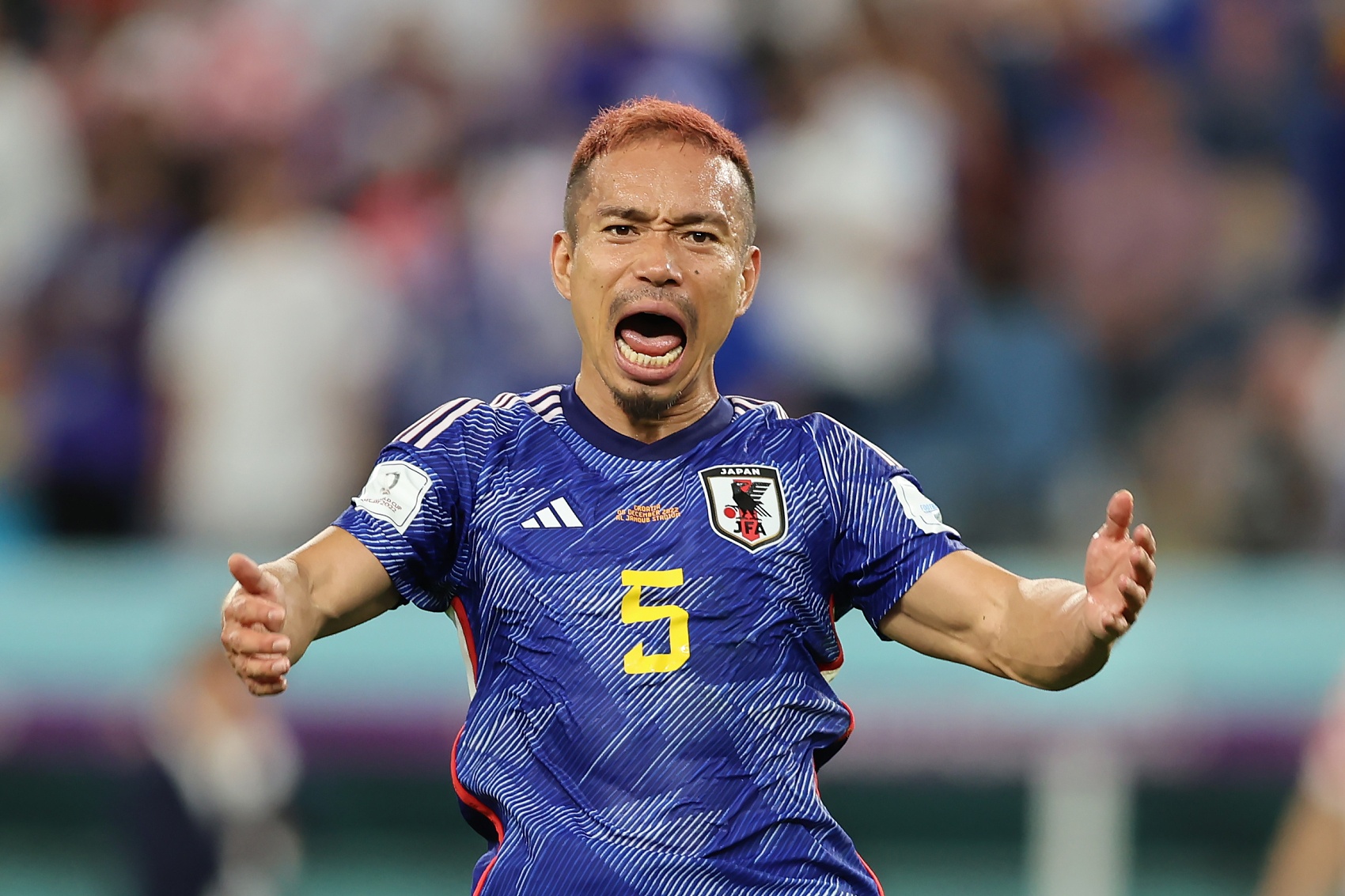 500彩票官网-长友佑都以39岁8个月零20天的年龄，成日本队历史第2年长出场球员